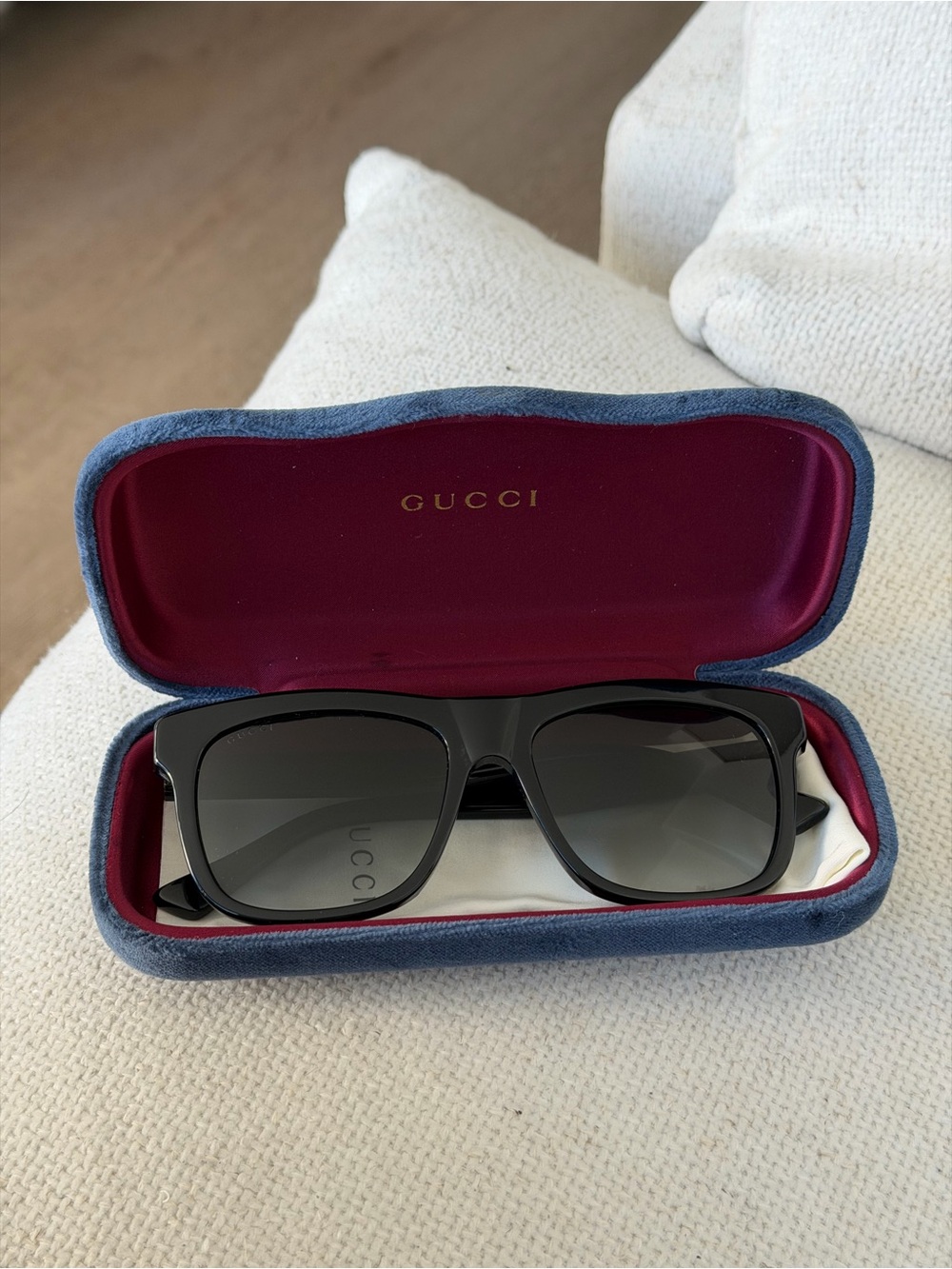 Gucci Oversized Square Sunglasses Black / Gray – Brand New